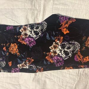 LuLaRoe Leggings - Skull and Floral Design
